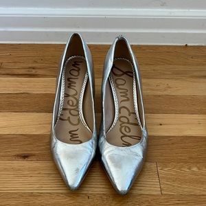 SAM EDELMAN
Tatiana Block Heel Silver Metallic Pumps